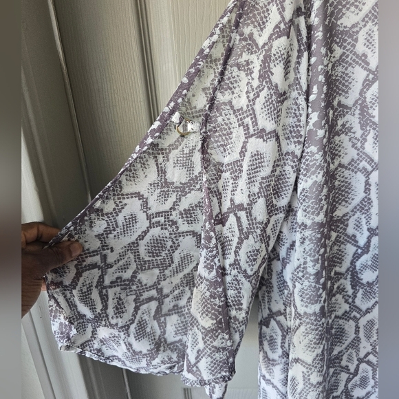 Cato Snake Print Blouse Women 22/24W Plus Gray Slit Open Long Sleeve Flowy Lined - Picture 11 of 14